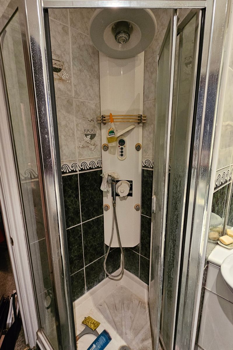 Bathroom before works